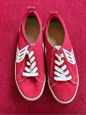 Cariuma Red Canvas Low-Top Sneakers with White Accents